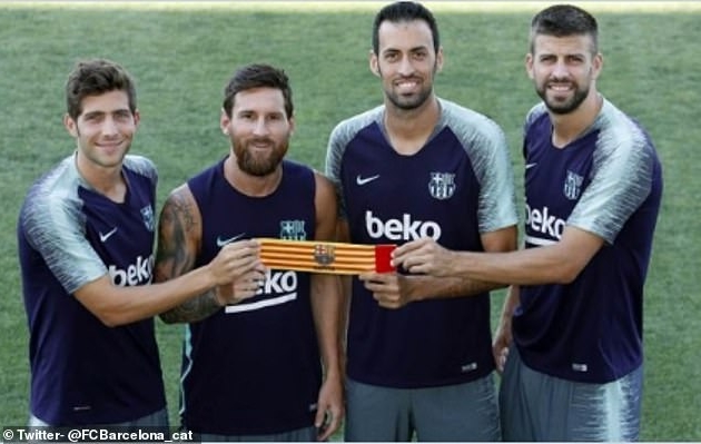 Messi vẫn giữ băng thủ quân Barca